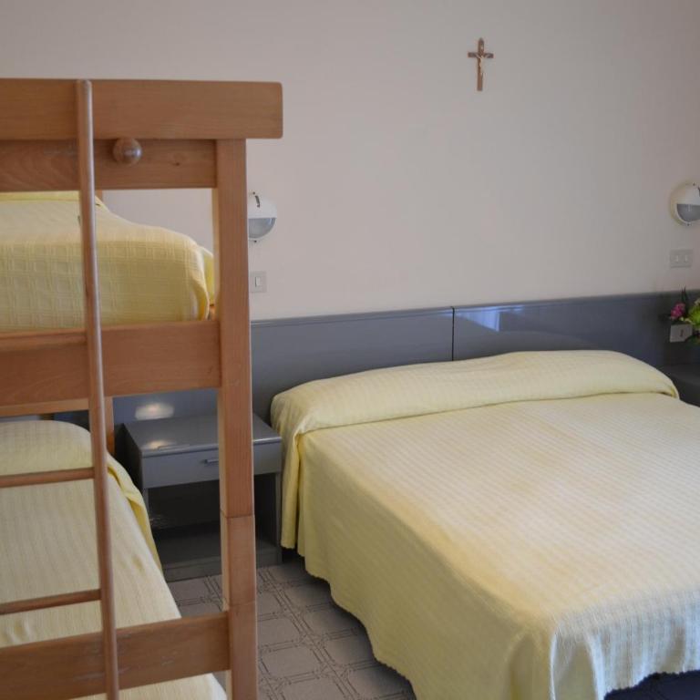 Hotel Casa Mia - Camera Quadrupla Economy - 3