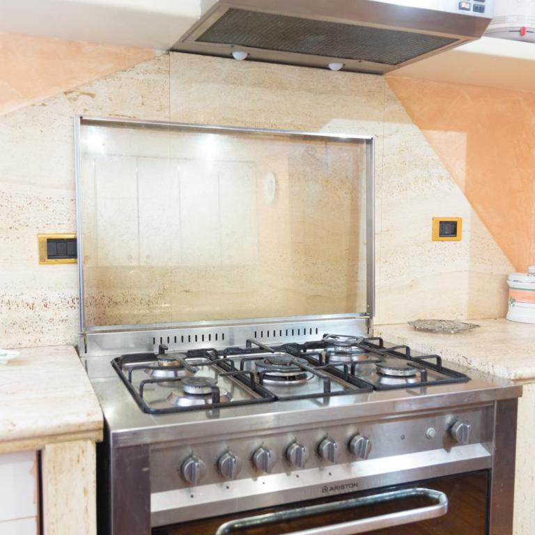 Casa Maria a Via Silla 91 - Appartamento con 2 Camere da Letto - 32