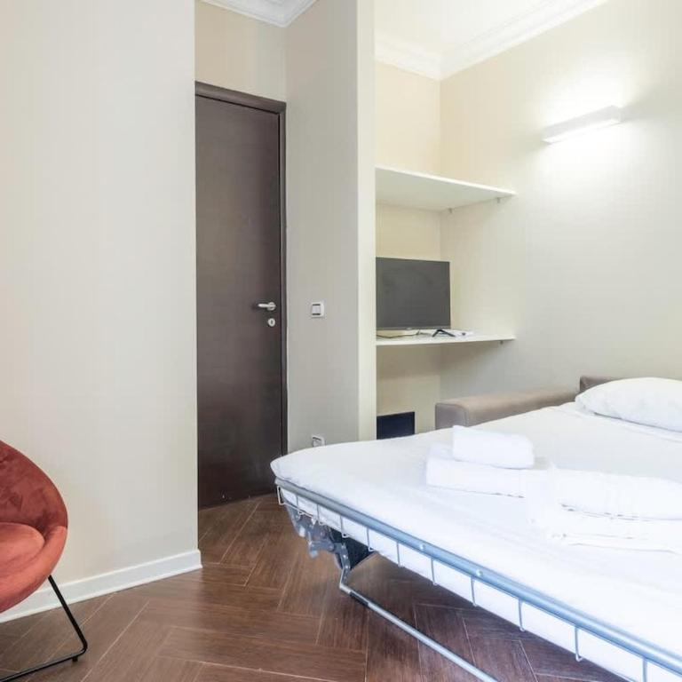 Ghetto BuddyRent - Two-Bedroom Apartment - 8