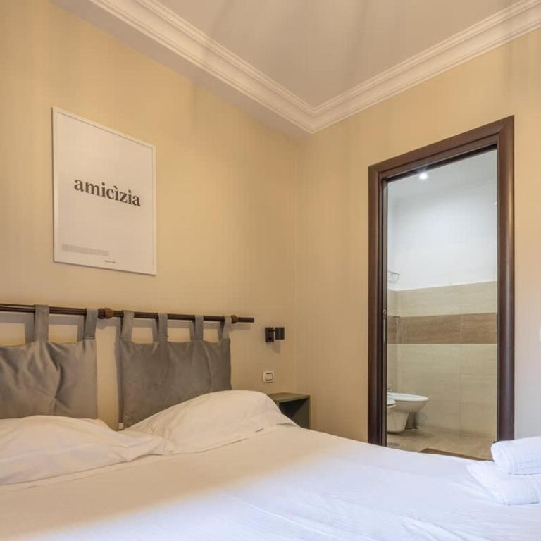 Ghetto BuddyRent - Two-Bedroom Apartment - 11