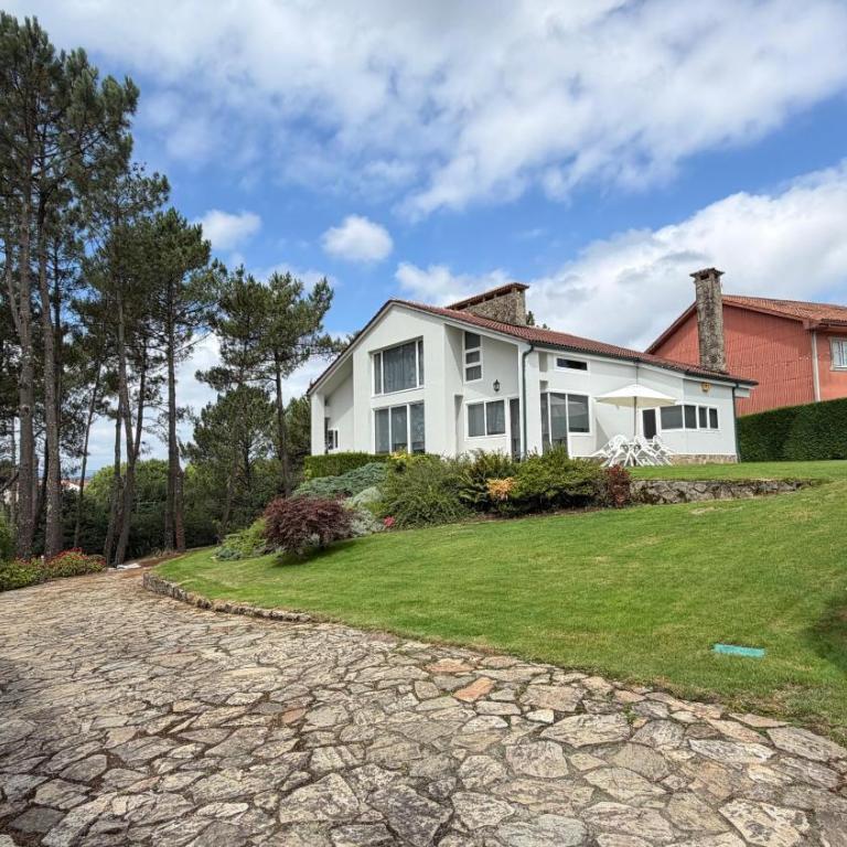 Villa Mouronzon con Finca 2500 m2 a 5 min centro - Villa - 72