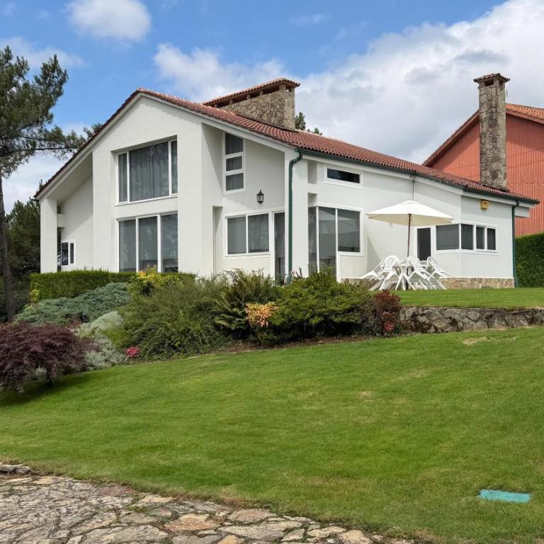 Villa Mouronzon con Finca 2500 m2 a 5 min centro - Villa - 73