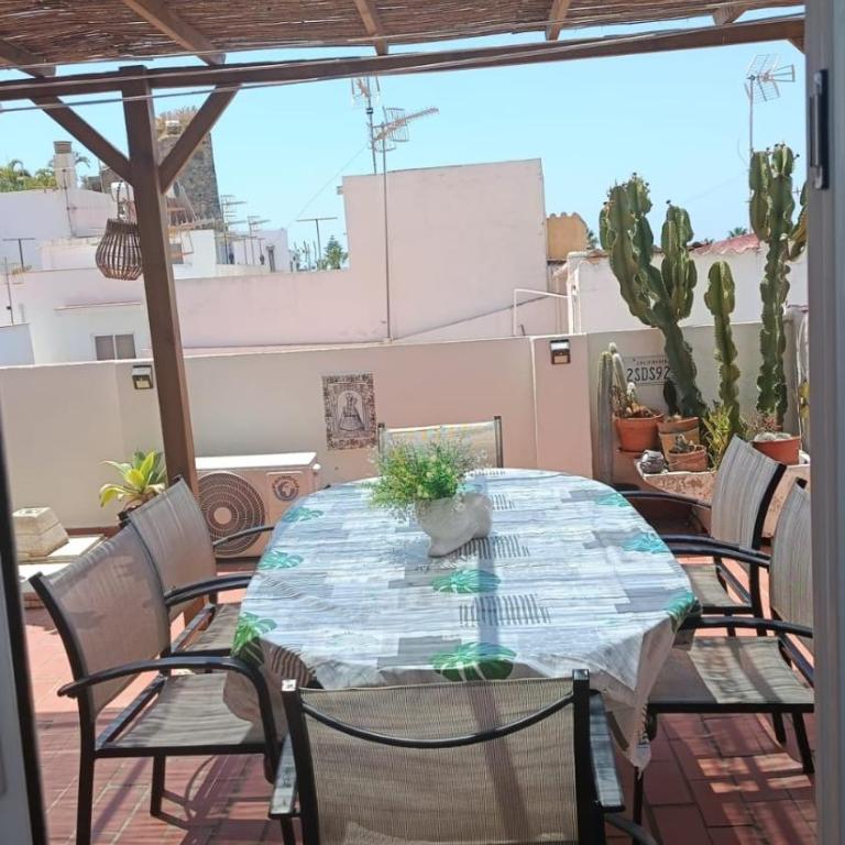Casa reformada en el caso antiguo de Almuñécar - Casa de 4 dormitorios - 1