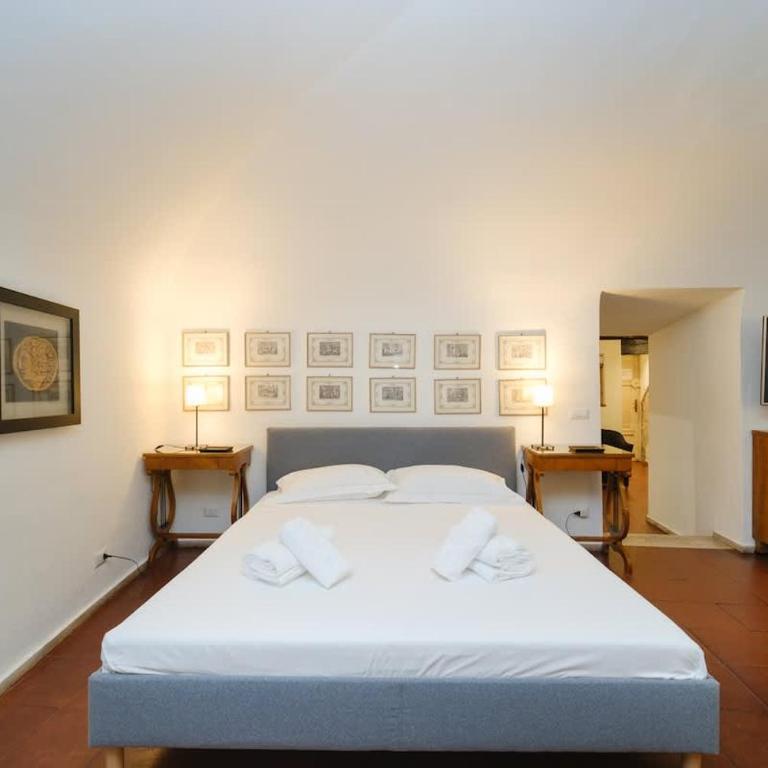 Pantheon's Arch by BuddyRent - One-Bedroom Apartment - 1