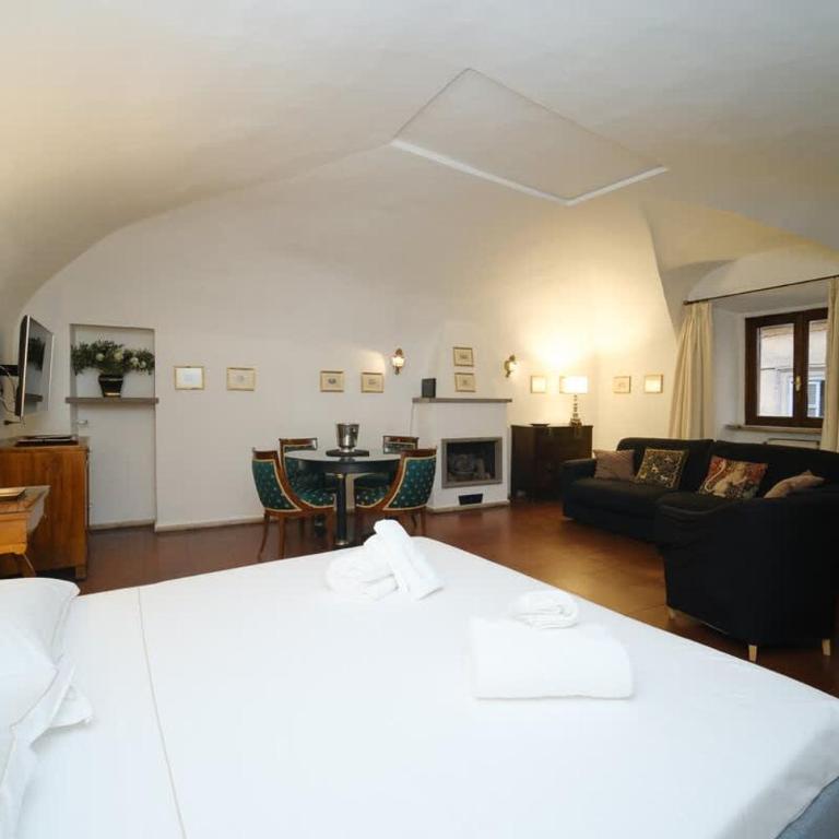 Pantheon's Arch by BuddyRent - One-Bedroom Apartment - 14