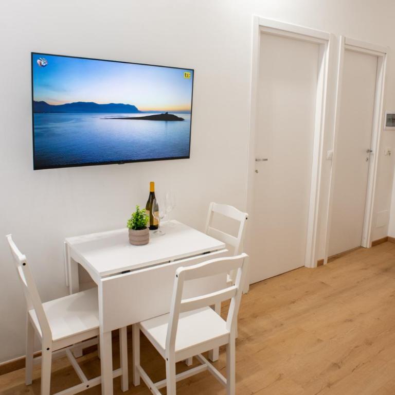 Miramare Apartments - One-Bedroom Apartment - 4