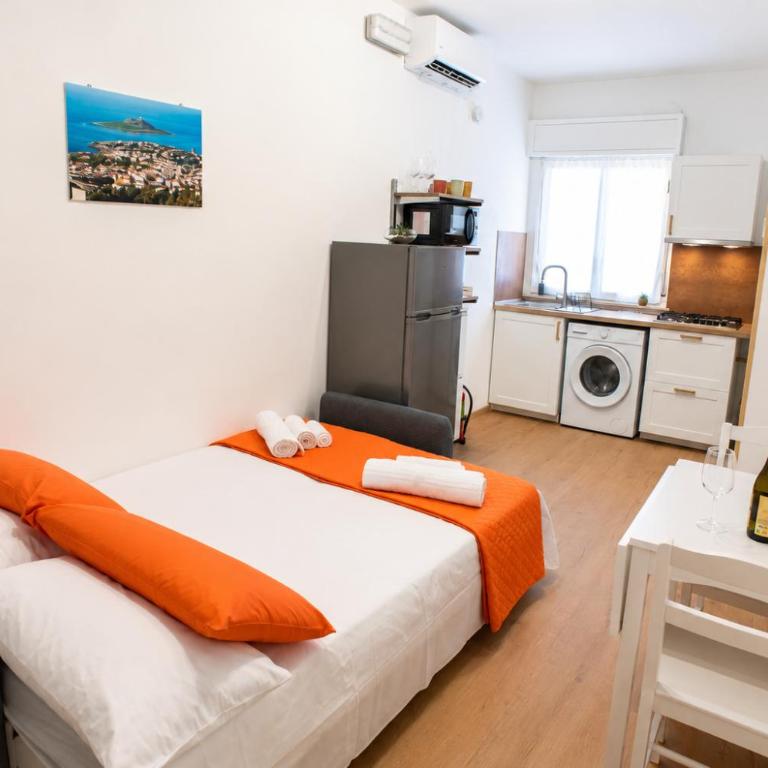 Miramare Apartments - One-Bedroom Apartment - 8