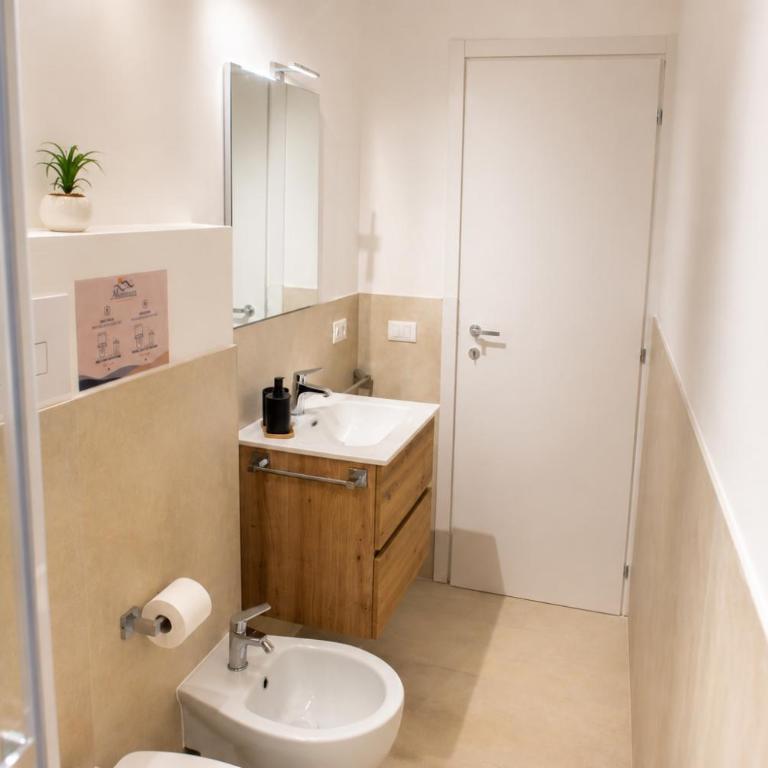 Miramare Apartments - One-Bedroom Apartment - 7