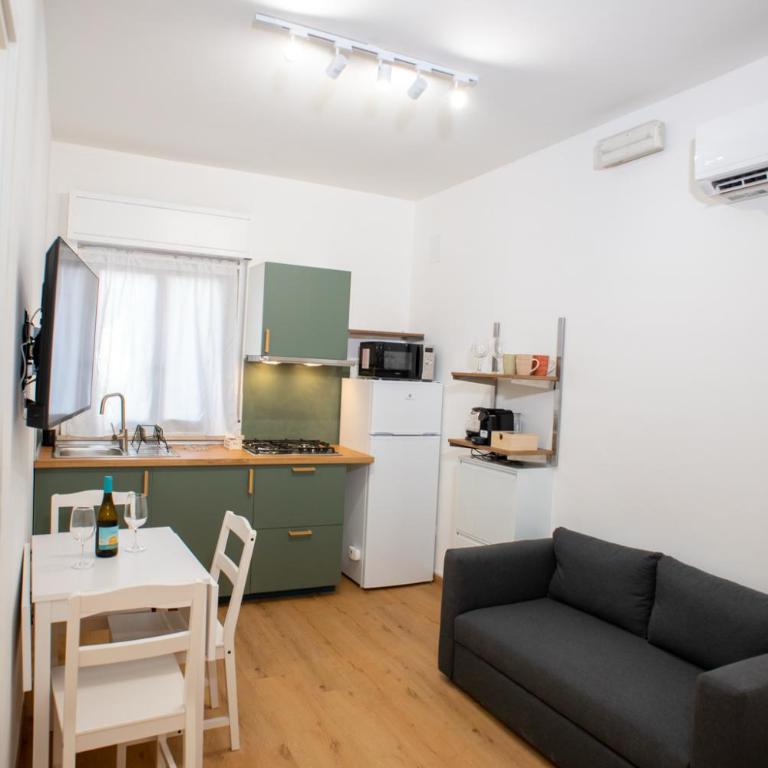 Miramare Apartments - One-Bedroom Apartment - 11