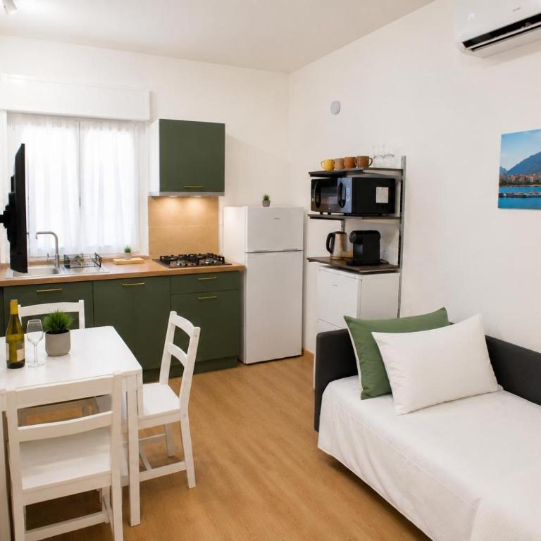 Miramare Apartments - One-Bedroom Apartment - 12
