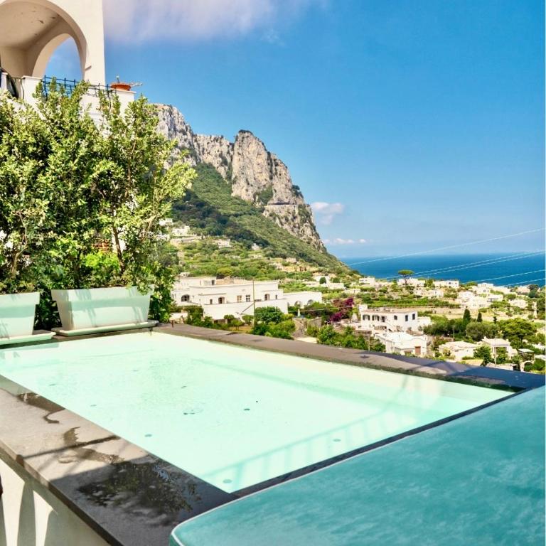 Al Capri Suite & Private Pool - Habitación Doble Deluxe con balcón y vistas al mar - 6