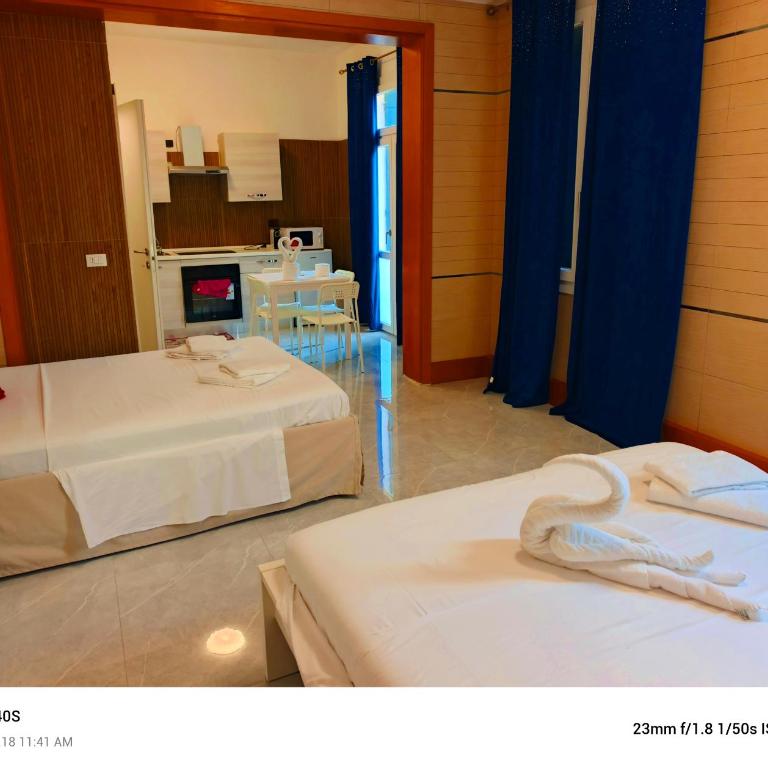 Taj luxury rooms - Camera Familiare - 6