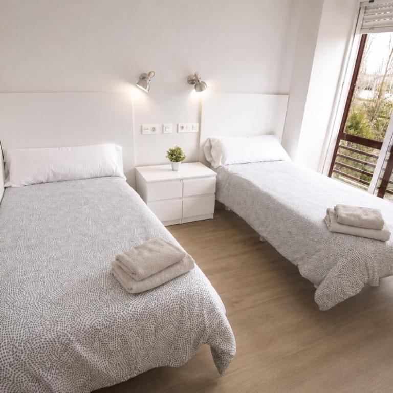 Residencia Universitaria "RUDMA HOSPITAL DEL REY" - Chambre Lits Jumeaux - 4