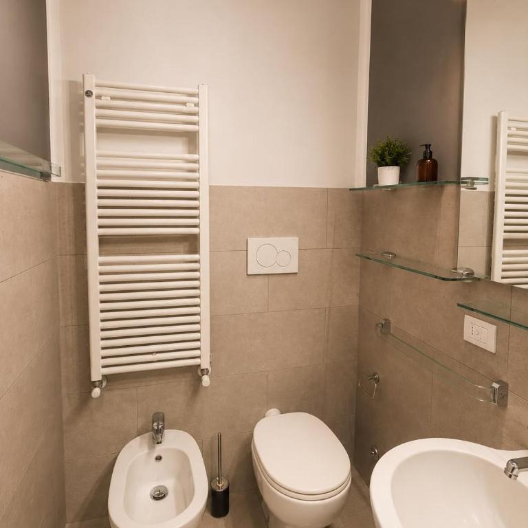 Central and Quite Flat with 2BDR, 2Bath, Self Checkin connected to Linate and Duomo in 5 mins - Appartamento con 2 Camere da Letto - 6