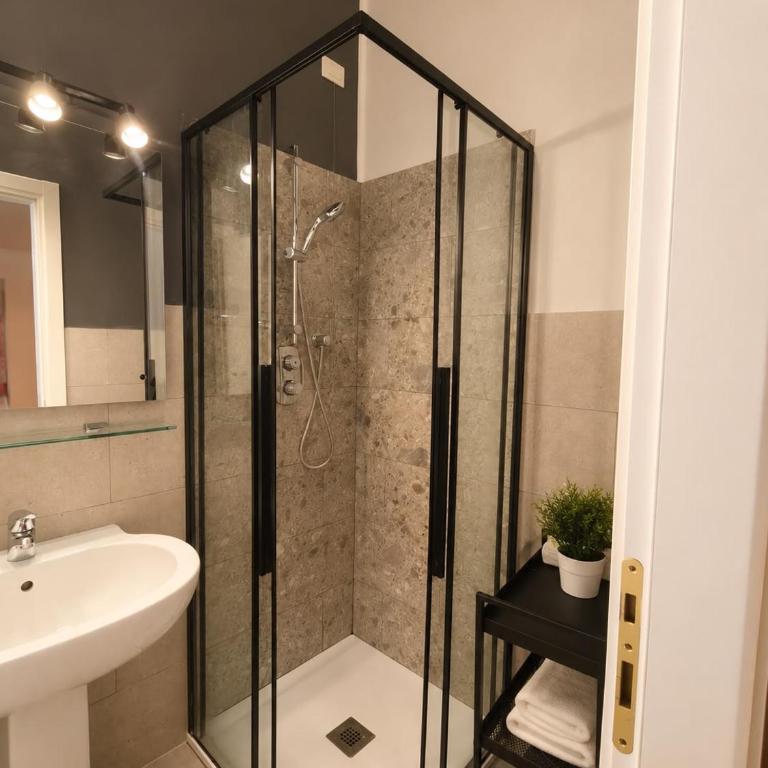 Central and Quite Flat with 2BDR, 2Bath, Self Checkin connected to Linate and Duomo in 5 mins - Appartamento con 2 Camere da Letto - 7