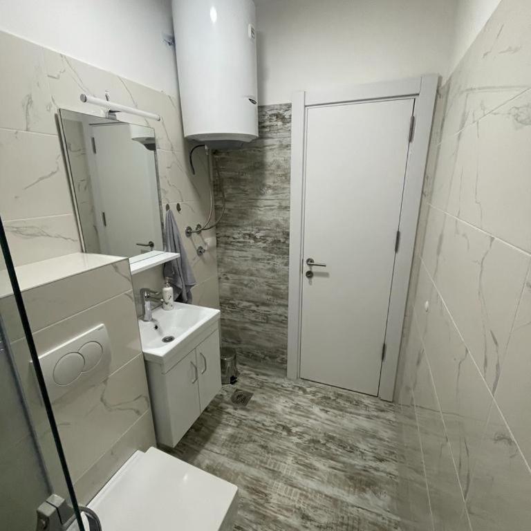 Leona B-1 apartman Živojinović - One-Bedroom Apartment - 16