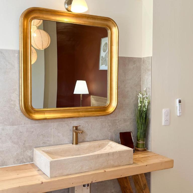 Les cavaliers, gîte avec piscine en Provence - Three-Bedroom House - 18