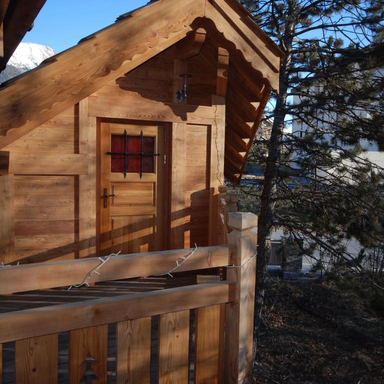 CHALET ANNAPURNA ET SON MAZOT, CHALETS D'HINOUKA SERRE CHEVALIER CHANTEMERLE 200 m des pistes - Chalet 3 Chambres - 26