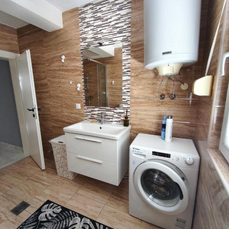 Ilino Pool haus - Apartment mit 2 Schlafzimmern - 20