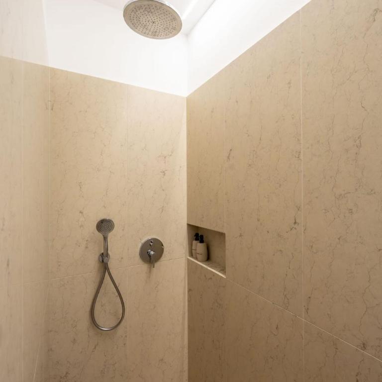 Suite Lazzeri - Appartamento con 1 Camera da Letto - 11