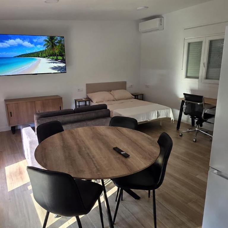 the garden suite - Deluxe Room (2 Adults + 1 Child) - 4