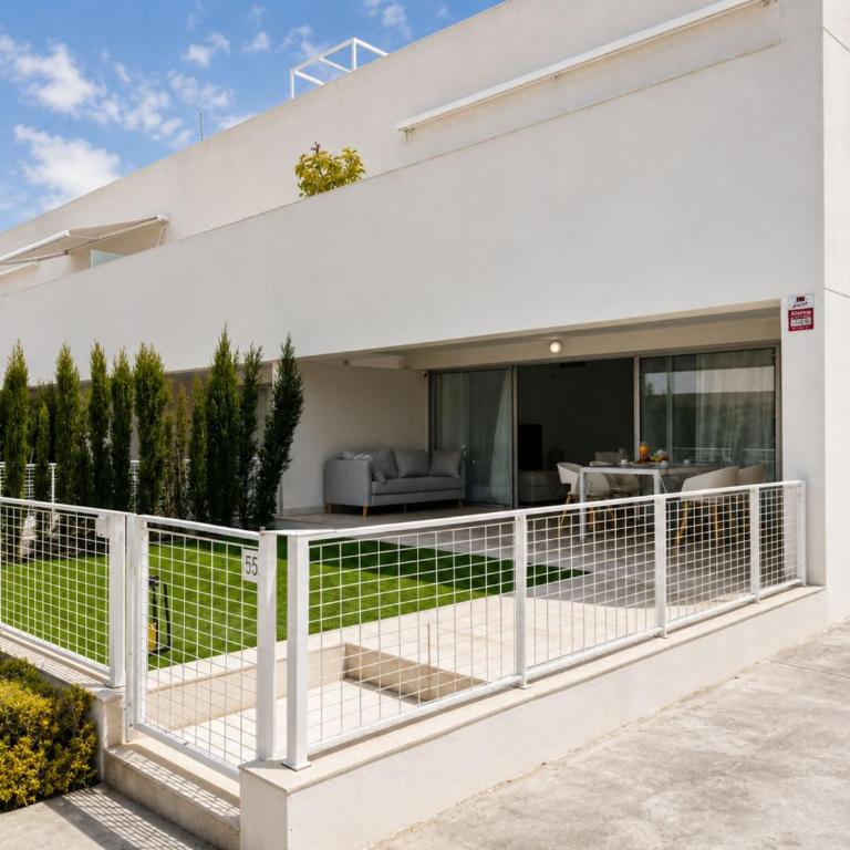 Modern Pool Bungalow - Bungalow - 4