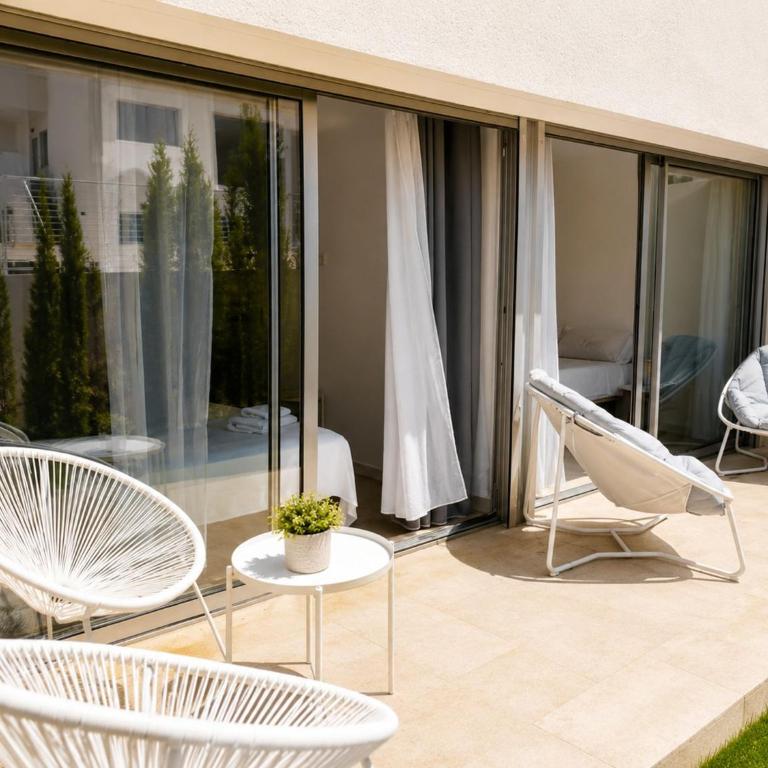 Modern Pool Bungalow - Bungalow - 12