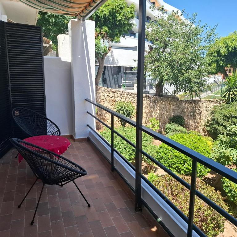 2BR Apartment & Pool & Terrace & Walk to Beach - Apartamento Deluxe de 2 dormitorios con vistas al jardín - 1