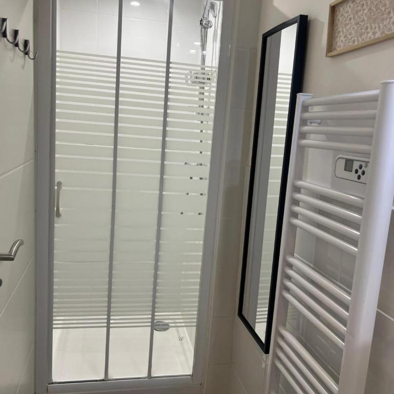 Studio élégant et cosy au cente de Hyères - Apartamento de 1 dormitorio - 2