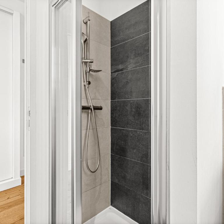 Charming City Center Studio 302 - Studio - 19