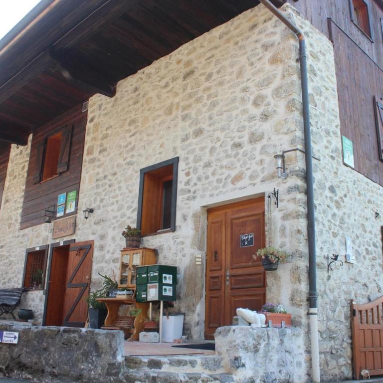 Les Gîtes Chapô Julô - Maison 4 Chambres - 25