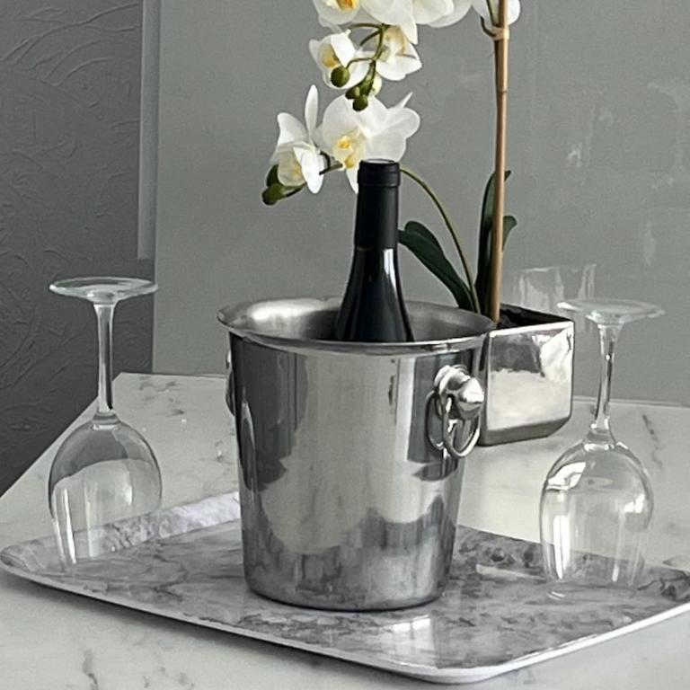 AU COEUR DES LICES *** CENTRE HISTORIQUE AVIGNON - Three-Bedroom Apartment - 30