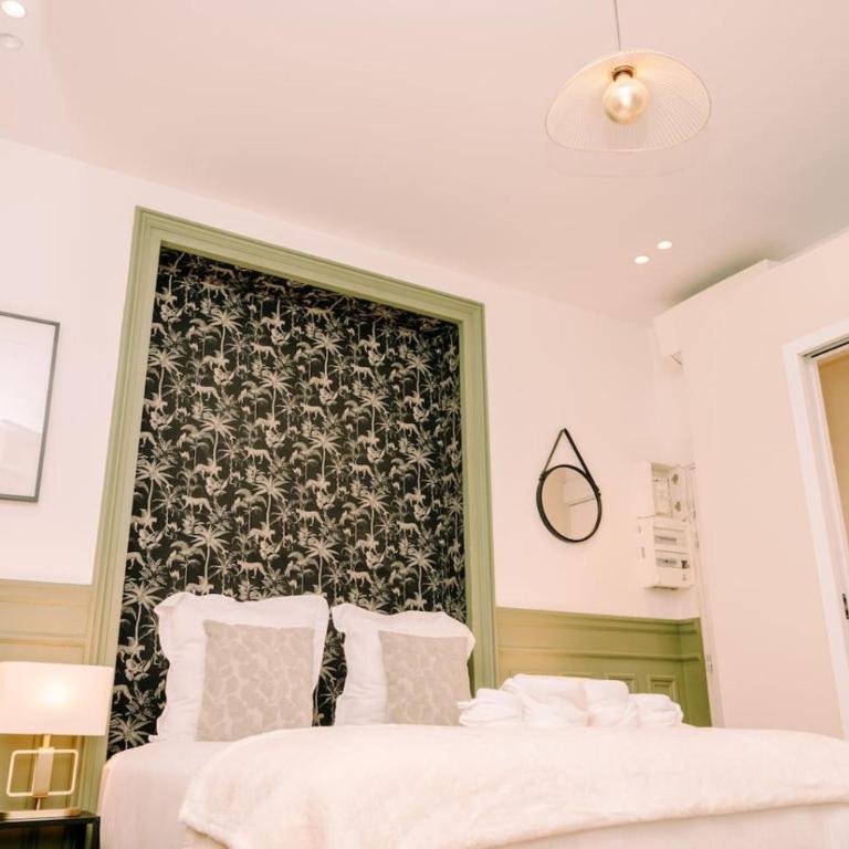 2P Studio - Eiffel Tower View - Romantic Suite-A-C - Studio - 2
