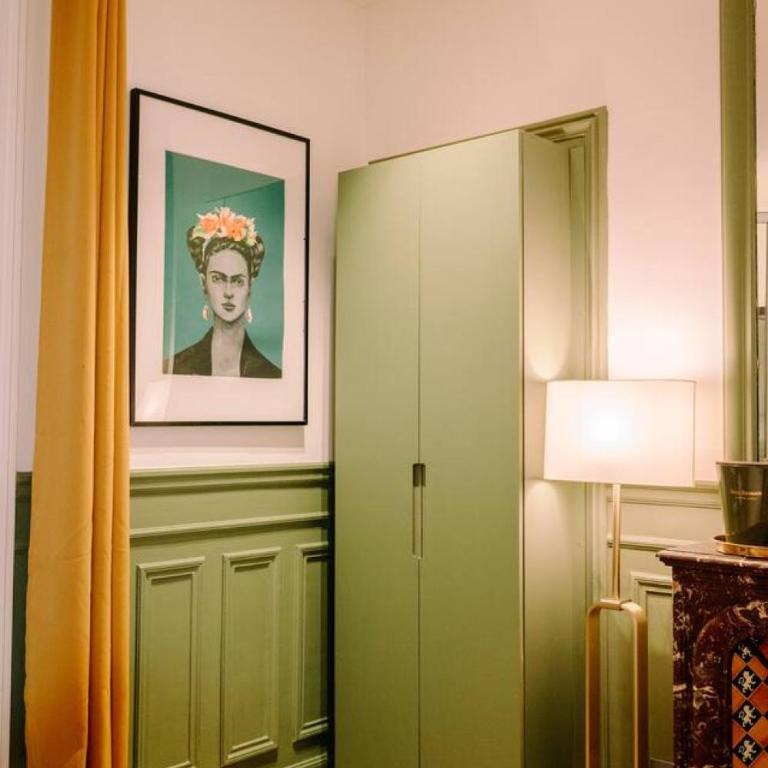 2P Studio - Eiffel Tower View - Romantic Suite-A-C - Studio - 5