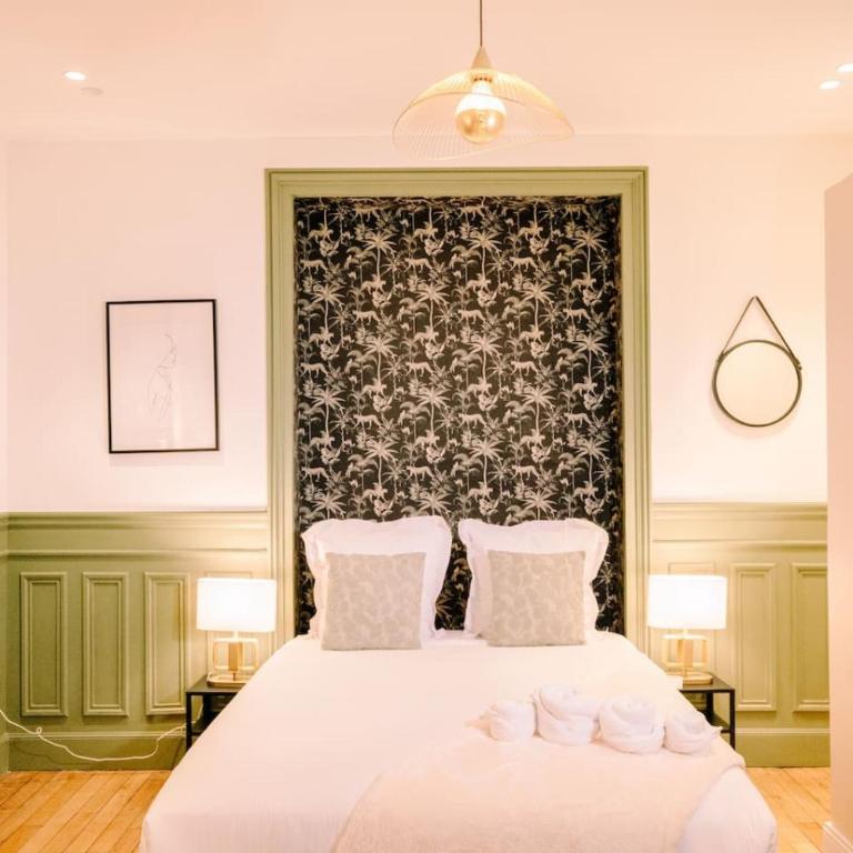 2P Studio - Eiffel Tower View - Romantic Suite-A-C - Studio - 17