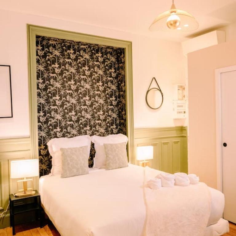 2P Studio - Eiffel Tower View - Romantic Suite-A-C - Studio - 20