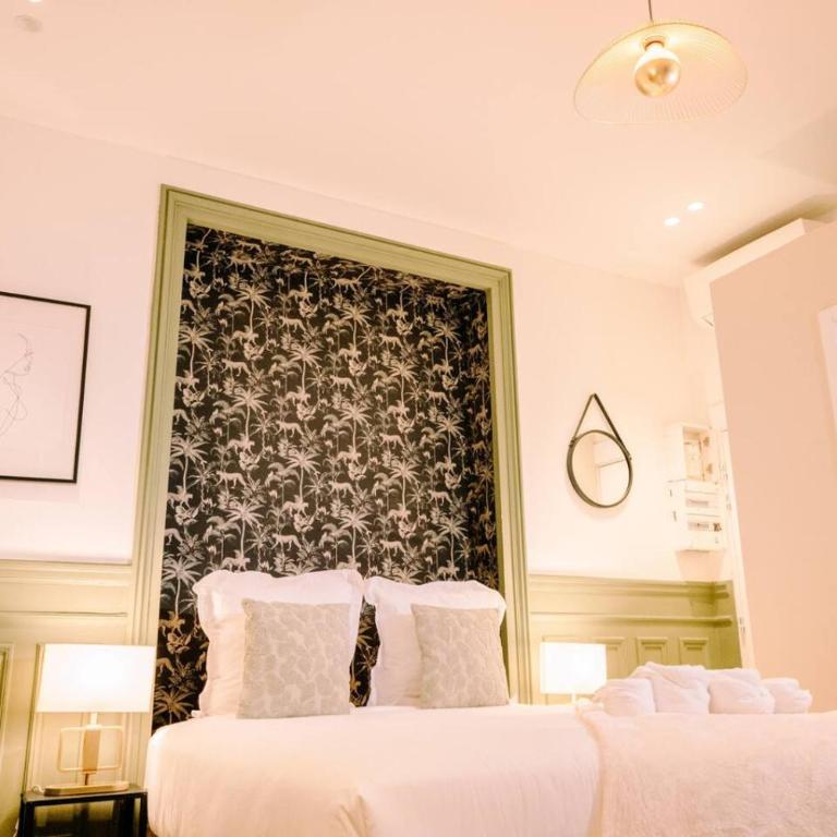 2P Studio - Eiffel Tower View - Romantic Suite-A-C - Studio - 22