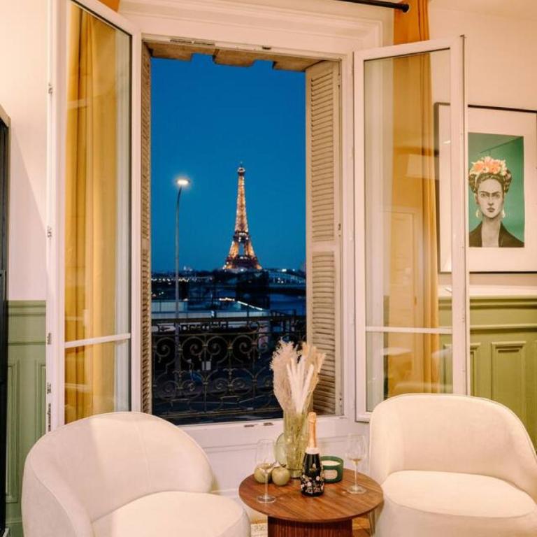 2P Studio - Eiffel Tower View - Romantic Suite-A-C - Studio - 23