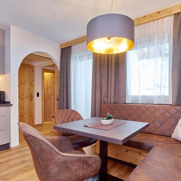 Hotel Alt Vent Tyrol - Apartment mit 1 Schlafzimmer, Balkon und Bergblick - 6