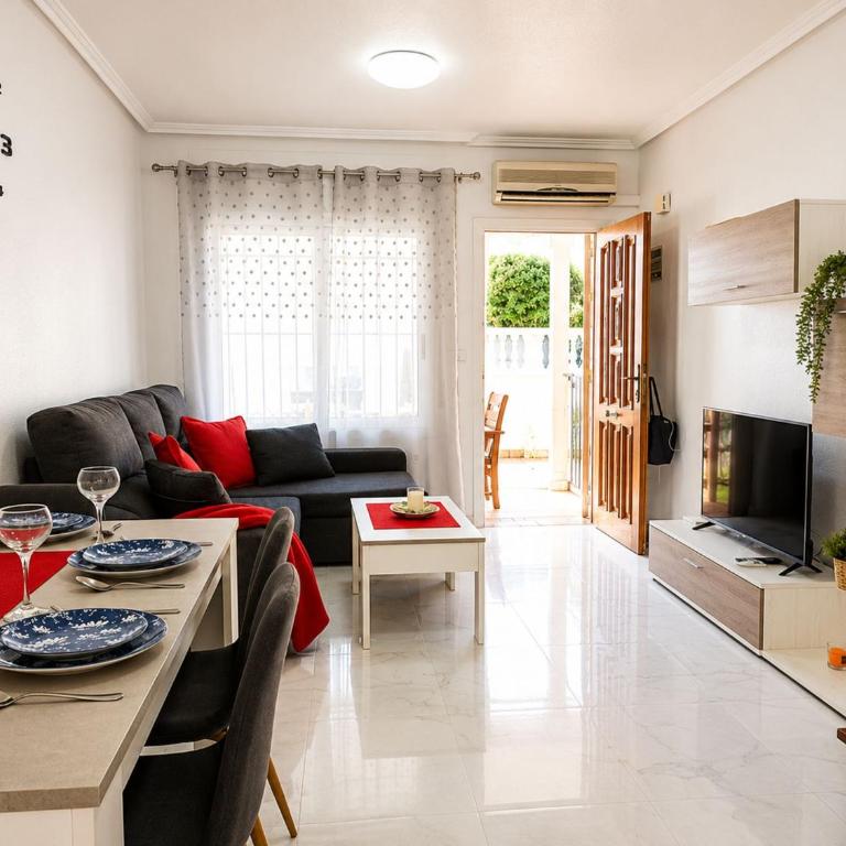 Bungalow near the beach in Torrevieja, Aguas Nuevas - Ferienhaus - 7