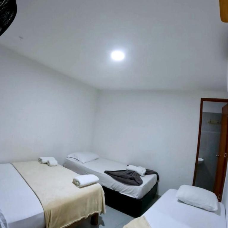 Las Cascadas Hostel - Superior Family Room - 1