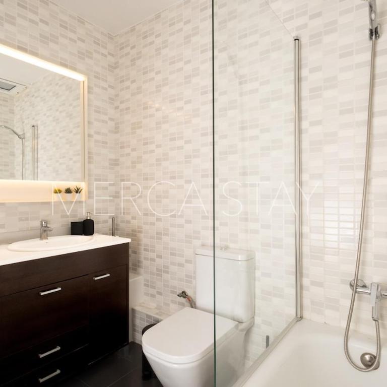 Prime spot on Sitges' iconic street - Three-Bedroom Apartment - 10