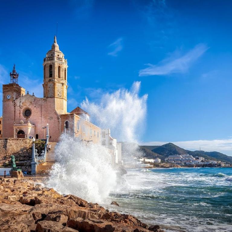 Prime spot on Sitges' iconic street - Three-Bedroom Apartment - 13