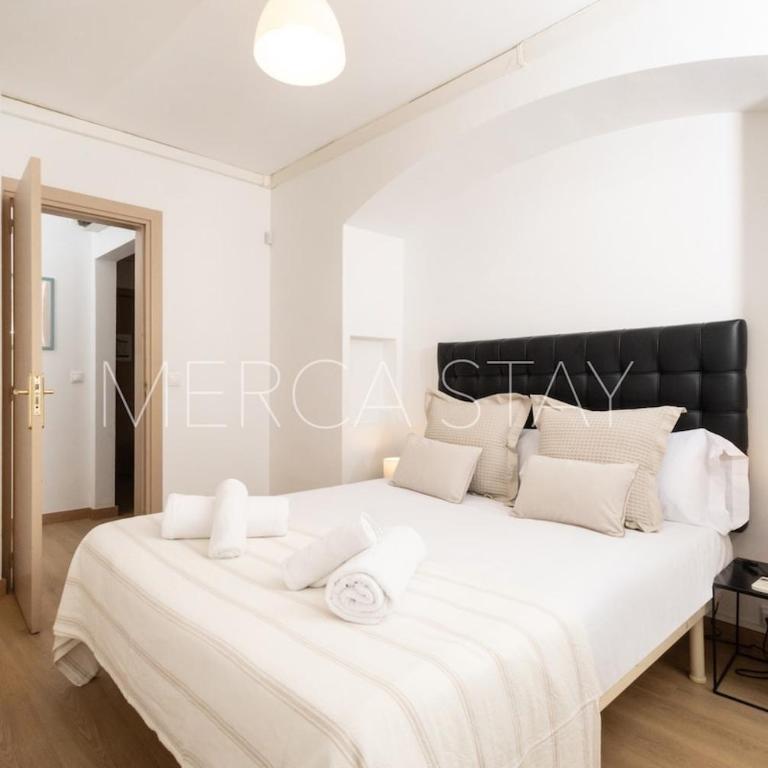 Prime spot on Sitges' iconic street - Three-Bedroom Apartment - 15