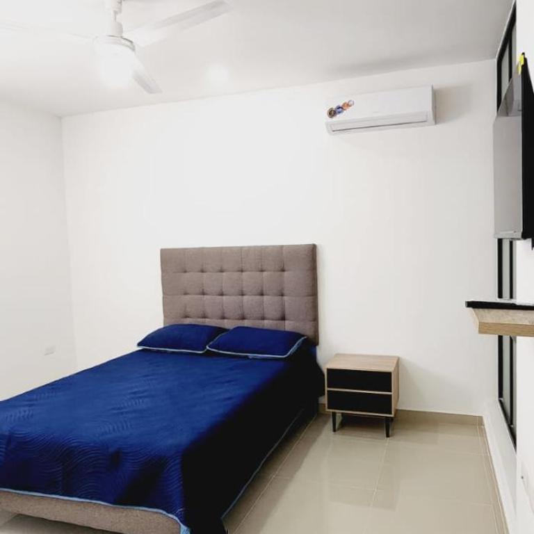 Apartment 2 blocks from clinics and squares - Two-Bedroom Apartment - 7