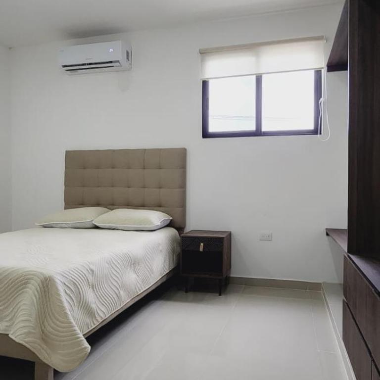 Apartment 2 blocks from clinics and squares - Two-Bedroom Apartment - 16