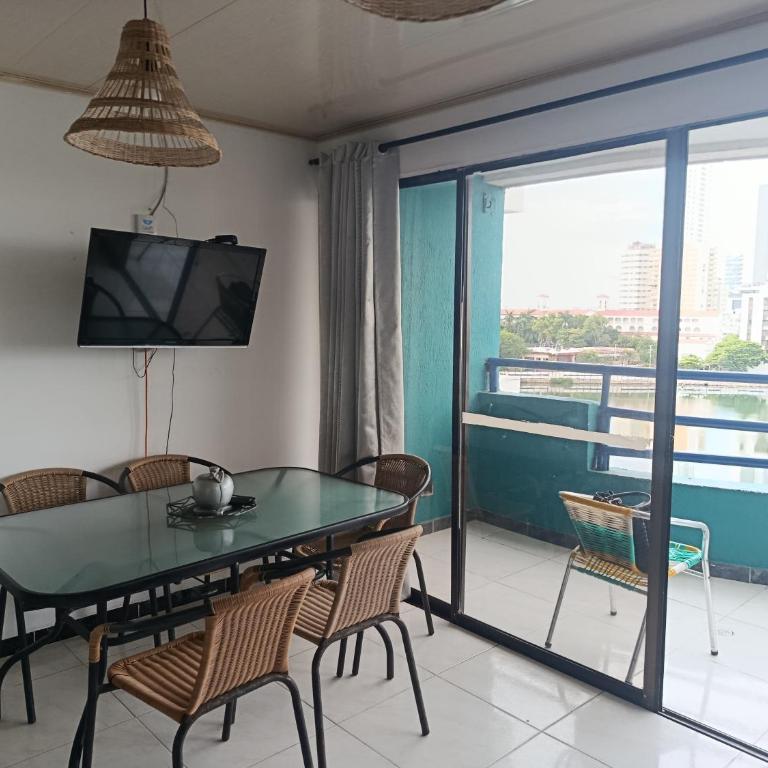 Frente al mar cartagena laguito - Two-Bedroom Apartment - 1