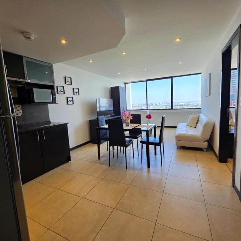 Suite moderna con vista espectacular a la ciudad - Two-Bedroom Apartment - 10