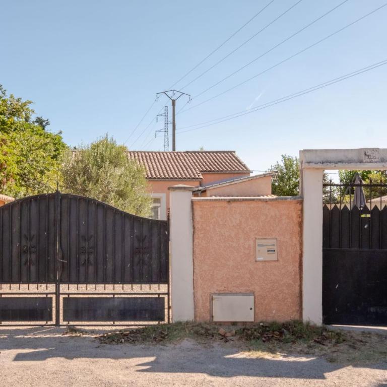 La Villa Romana pour 12 personnes avec piscine privée à Nimes - Villa avec Piscine Privée - 43