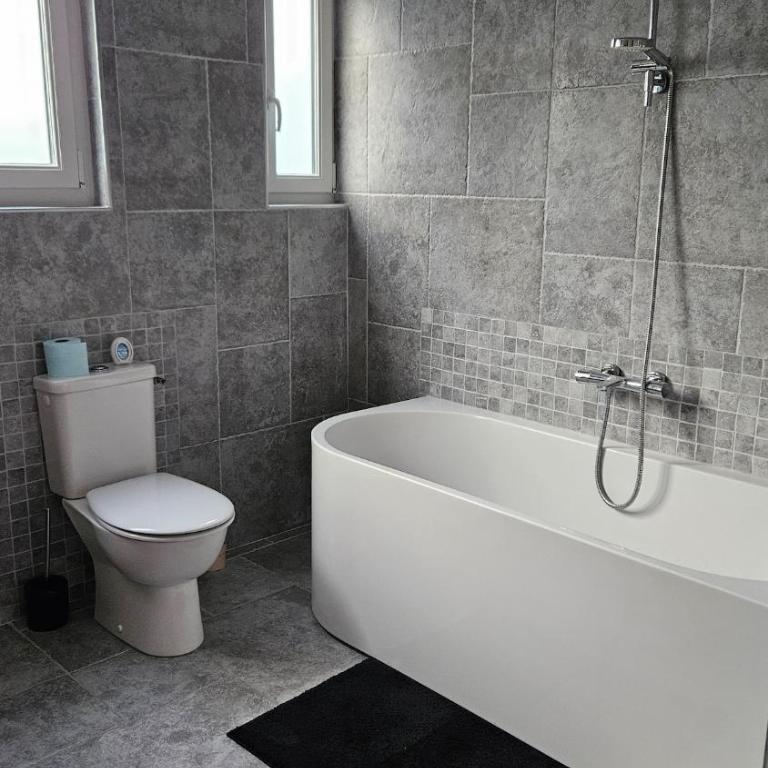 Maison spacieuse 8 personnes à Caen - Ferienhaus mit 4 Zimmern - 7